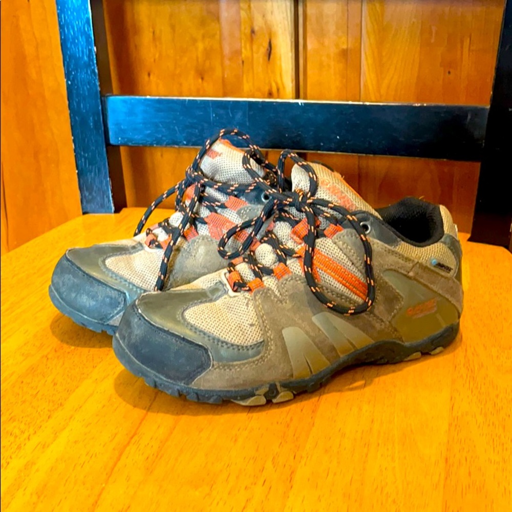 Youth Hi-Tec Hiking Shoes Size 2Y